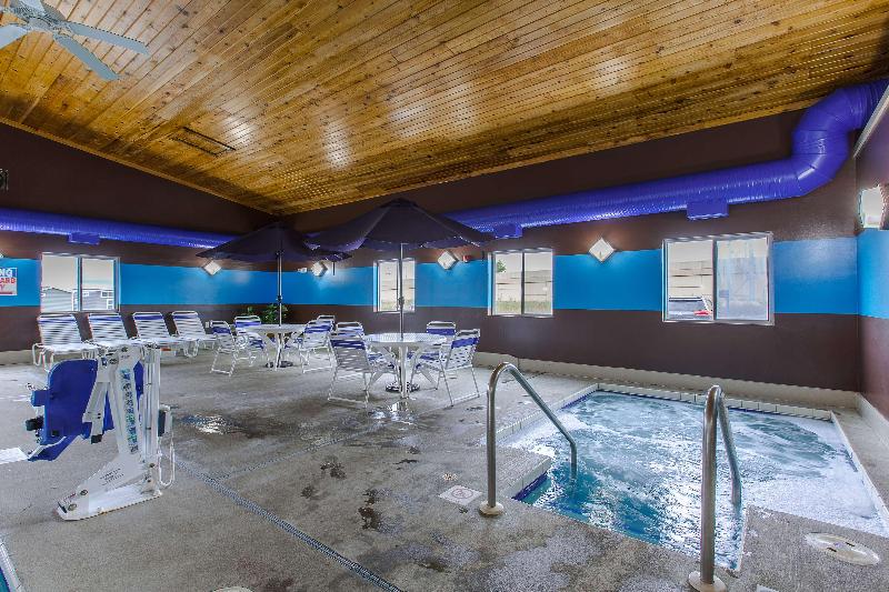 Motel 6 Lake Delton Wi image