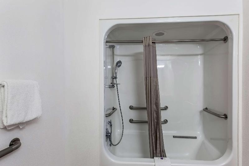 Motel 6 Lake Delton Wi image