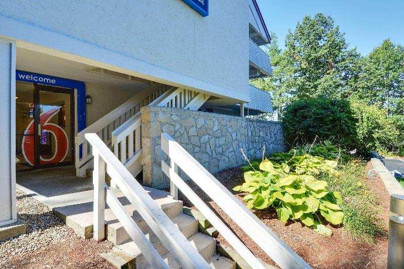 Motel 6 Nashua South image