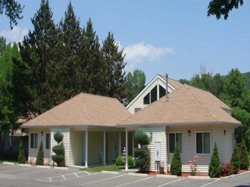 Rocky River Inn image
