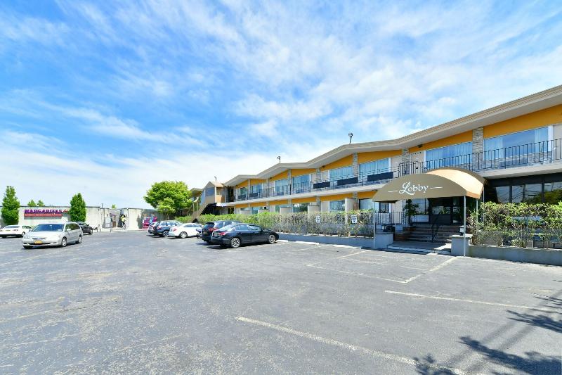 The Freeport Inn And Marina image
