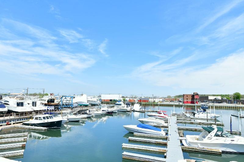 The Freeport Inn And Marina image