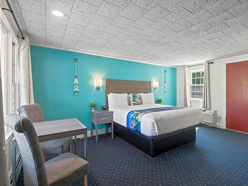 Olde Tavern Motel And Inn image