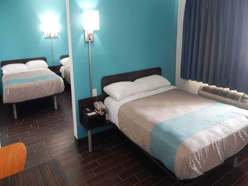 Room QUEEN BED NON SMOKING