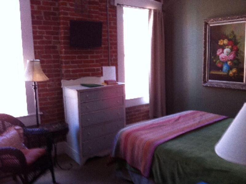 William Watson Hotel image