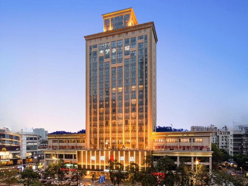 Lucky Holiday Hotel image
