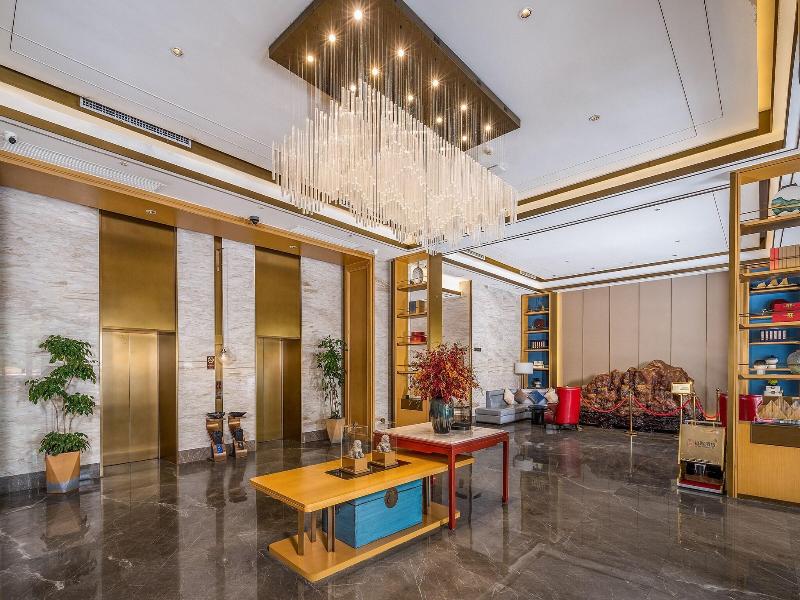 Lucky Holiday Hotel image