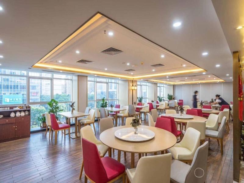 Lucky Holiday Hotel image