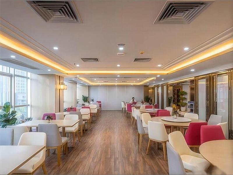 Lucky Holiday Hotel image