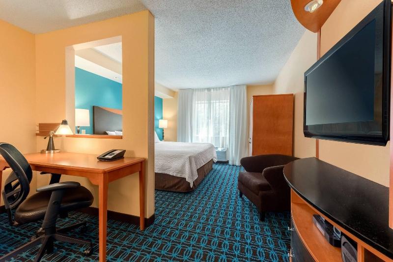 Fairfield Inn Suites Stevens Point image