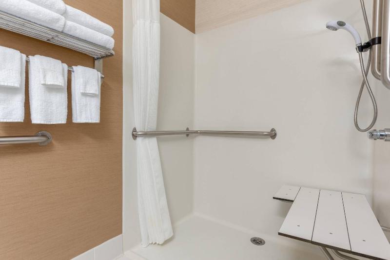 Fairfield Inn Suites Stevens Point image