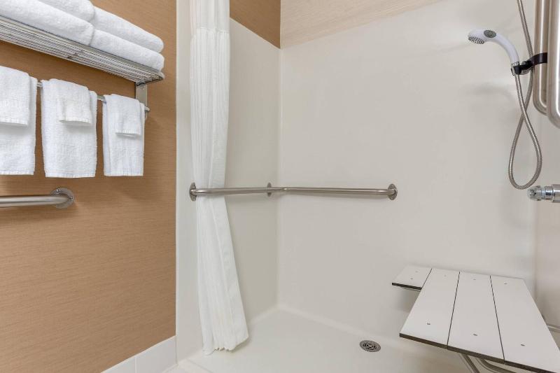 Fairfield Inn Suites Stevens Point image