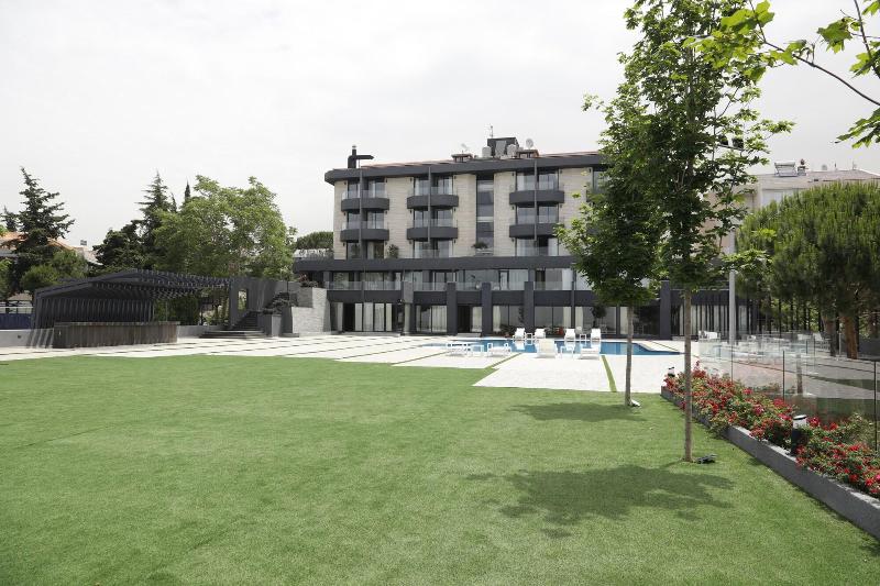 Le Pave Residences