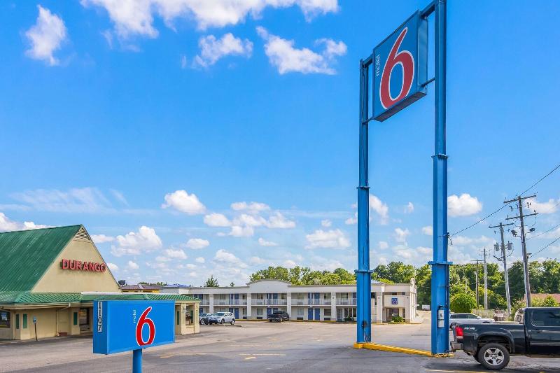 Motel 6 Opelika, AL image