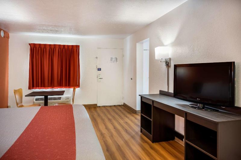 Motel 6 Opelika, AL image