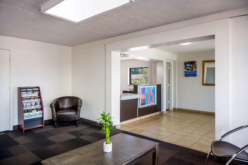 Motel 6 Opelika, AL image