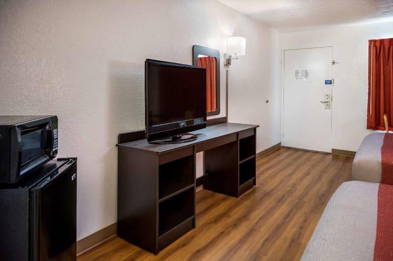 Motel 6 Opelika, AL image