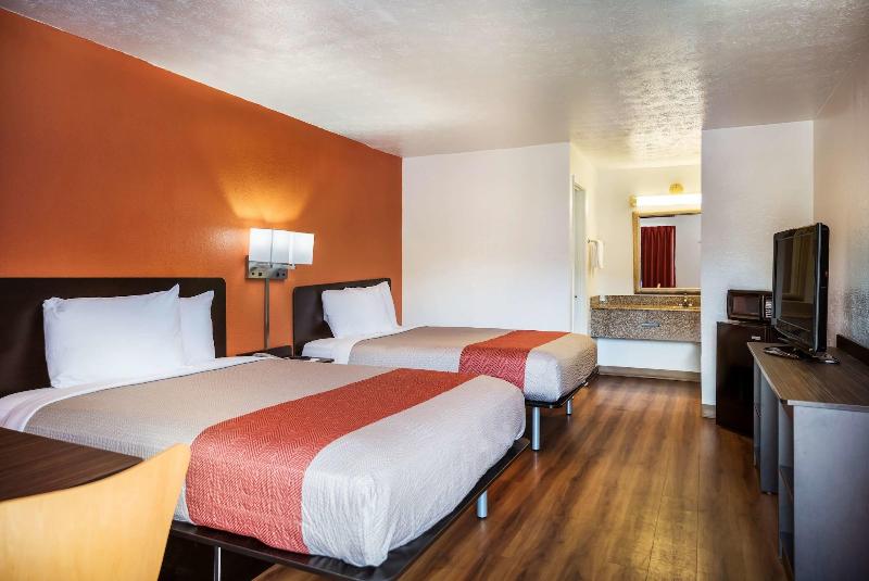 Motel 6 Opelika, AL image