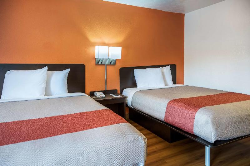 Motel 6 Opelika, AL image
