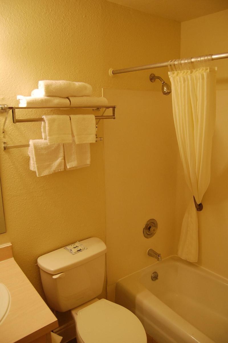 Western Inn Lakewood Tacoma image