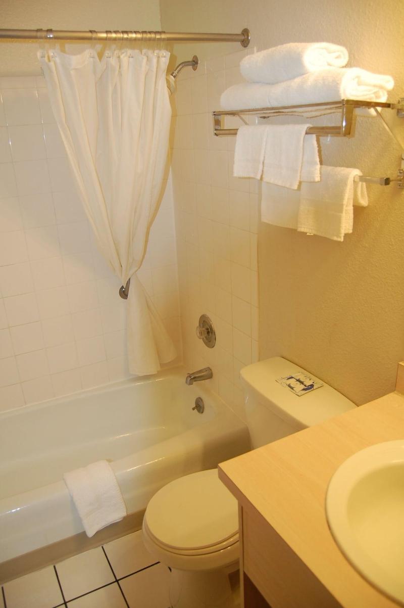 Western Inn Lakewood Tacoma image