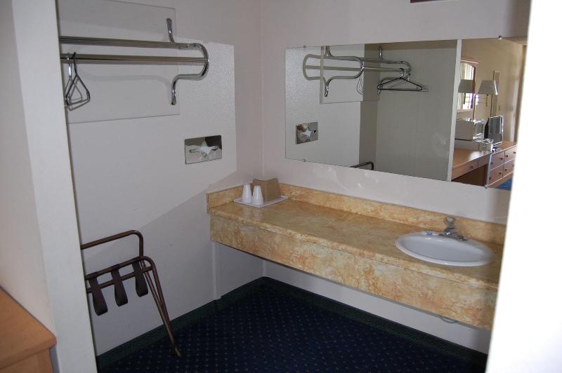 Western Inn Lakewood Tacoma image
