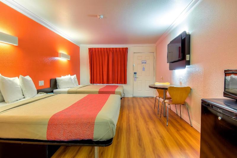 Motel 6 Menifee Sun City Ca image