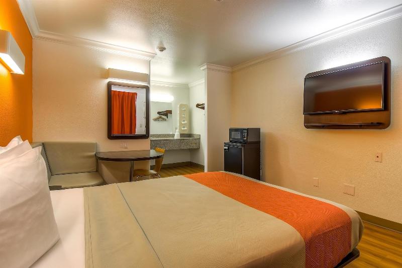 Motel 6 Menifee Sun City Ca image