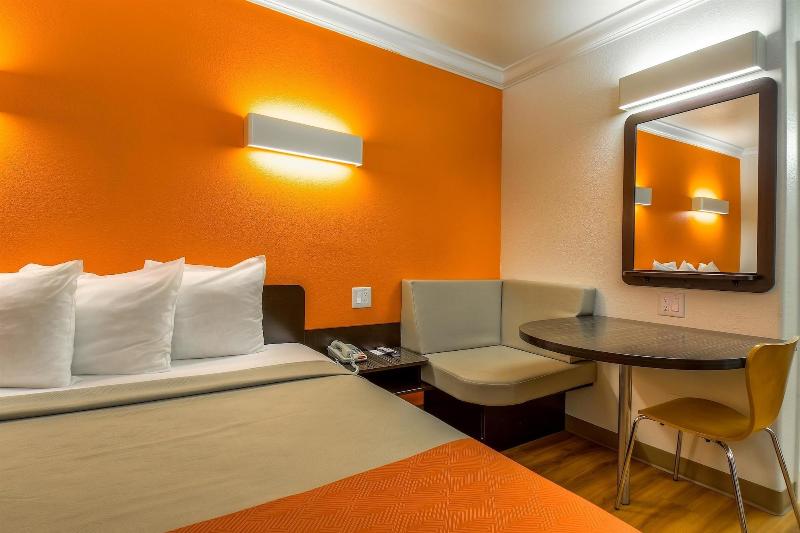 Motel 6 Menifee Sun City Ca image
