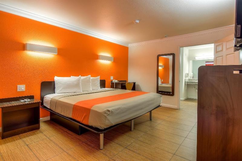Motel 6 Menifee Sun City Ca image