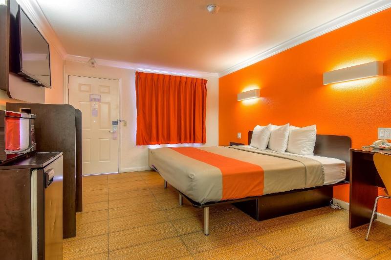 Motel 6 Menifee Sun City Ca image