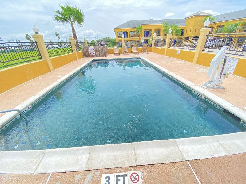 Weslaco Inn Weslaco Mercedes image