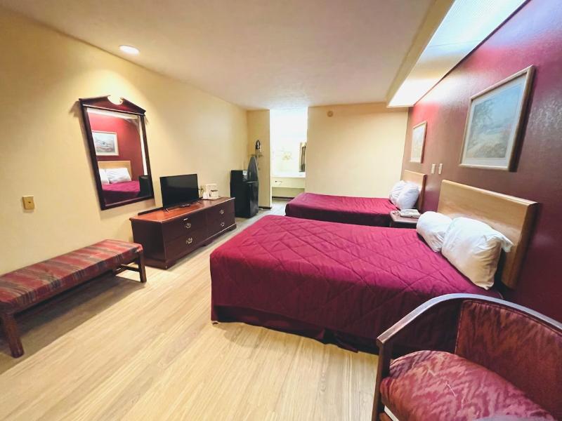 DOUBLE DELUXE KING BED