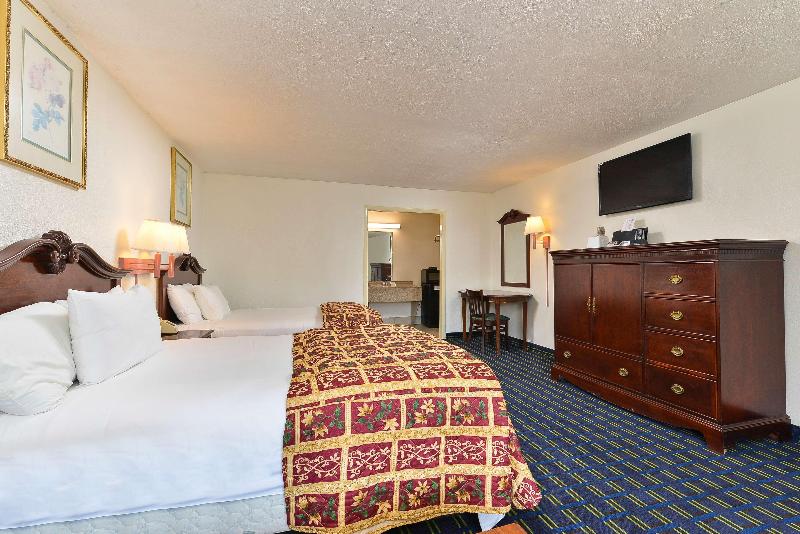Americas Best Value Inn And Suites South Boston image