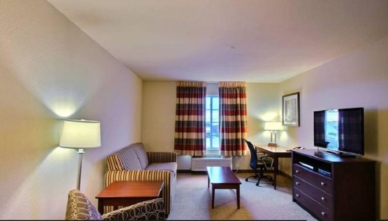 AmericInn by Wyndham Oshkosh — photo 4