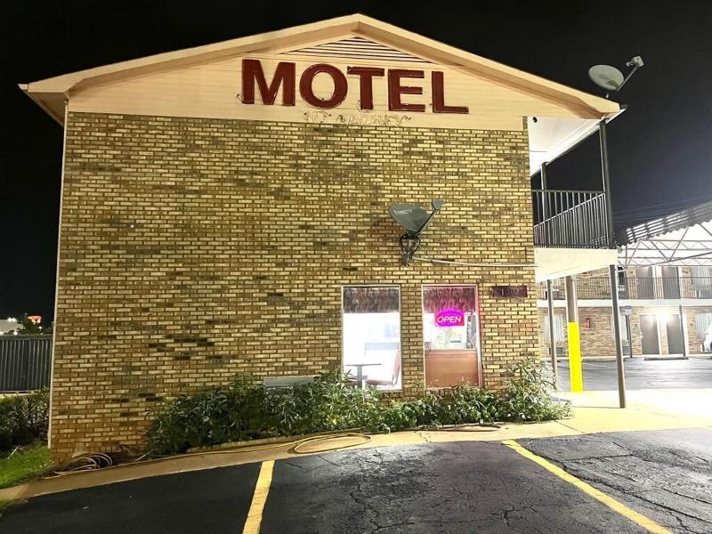 Red Carpet Inn Anniston Oxford