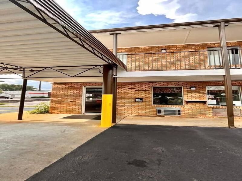 Red Carpet Inn Anniston Oxford