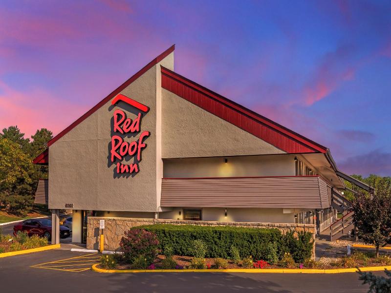 Red Roof Inn Milwaukee Airport image