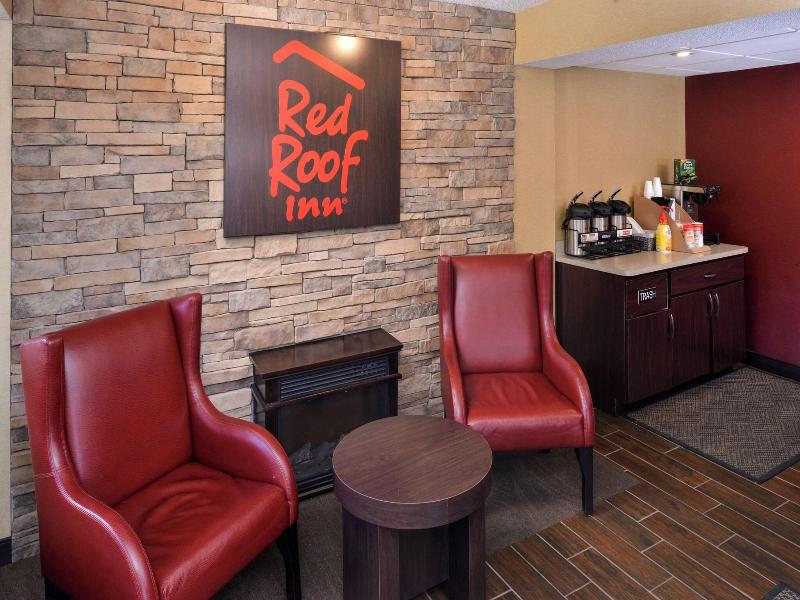 Red Roof Inn Milwaukee Airport image