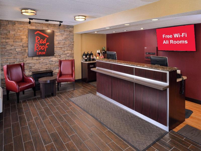 Red Roof Inn Milwaukee Airport image