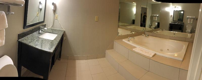 Deerfield Inn And Suites Fairview - Image 7