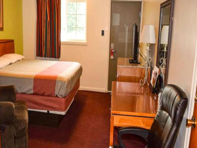 Relax Inn Bloomsburg image