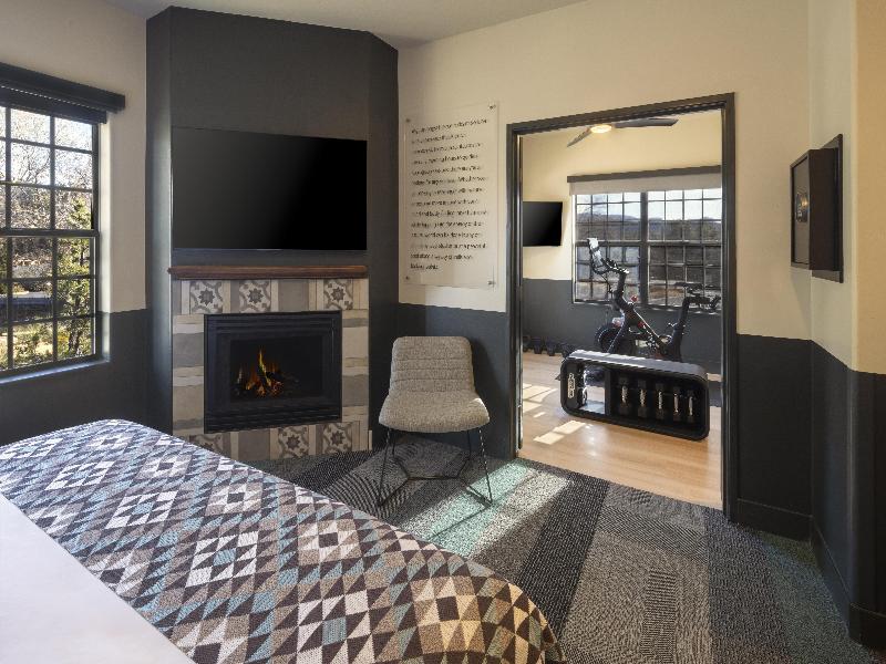 1 King Bed Suite With Peloton Bike