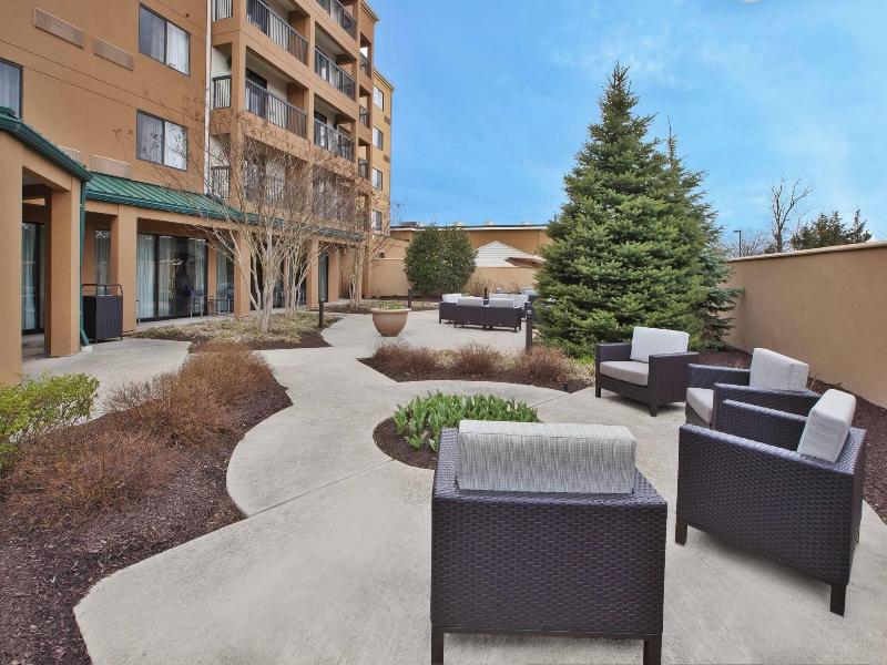 Courtyard Somerset image