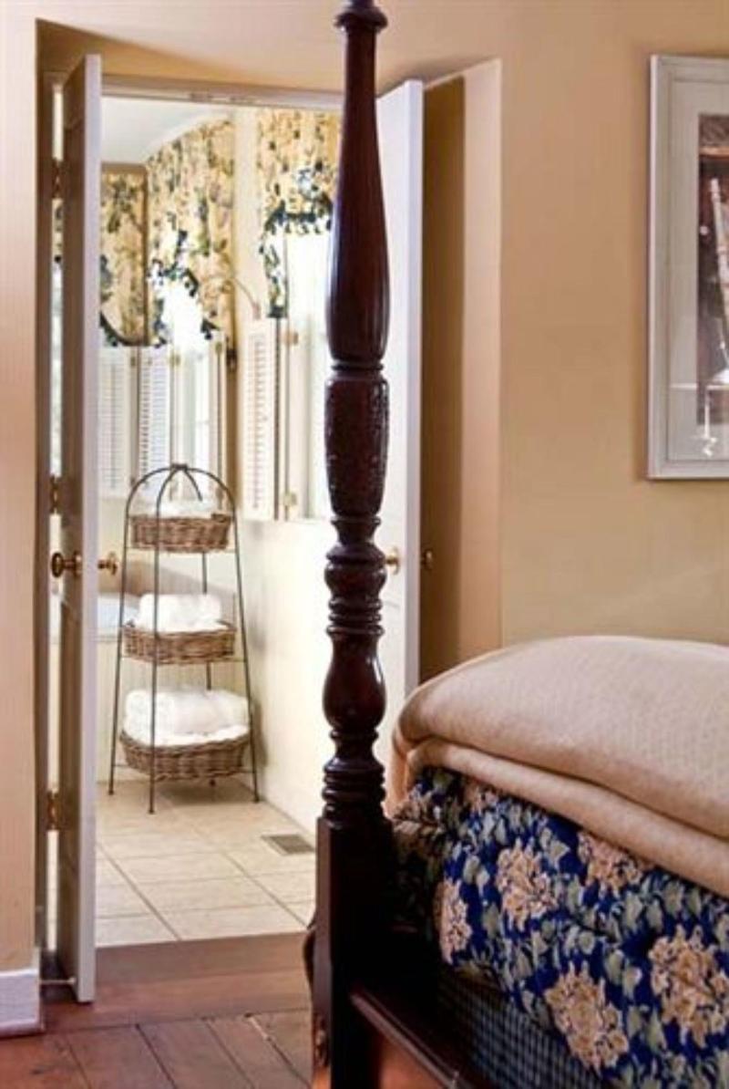 Wayside Inn Bed And Breakfast image
