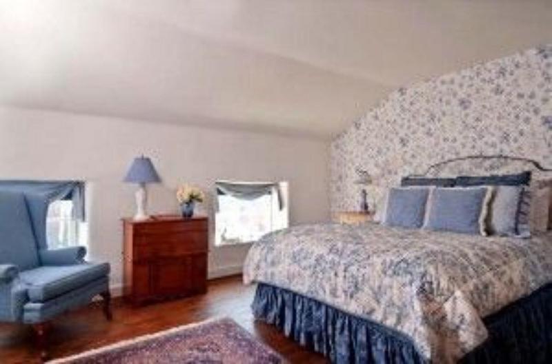 Wayside Inn Bed And Breakfast image