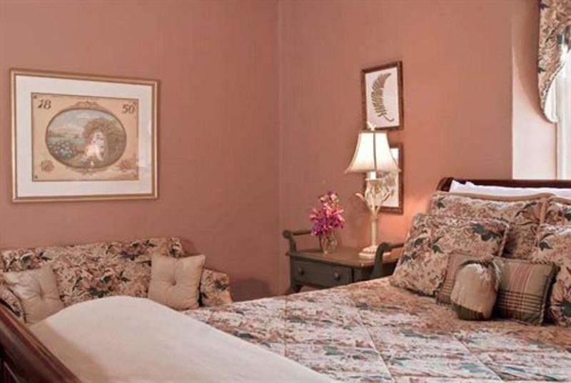 Wayside Inn Bed And Breakfast image