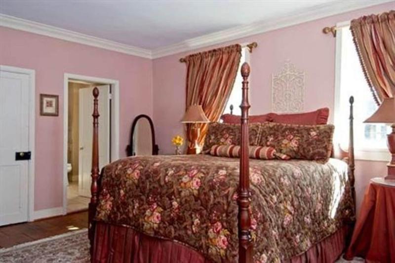 Wayside Inn Bed And Breakfast image