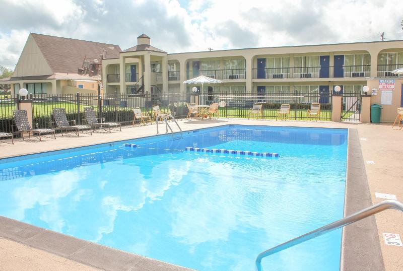 Rose Garden Inn Suites image