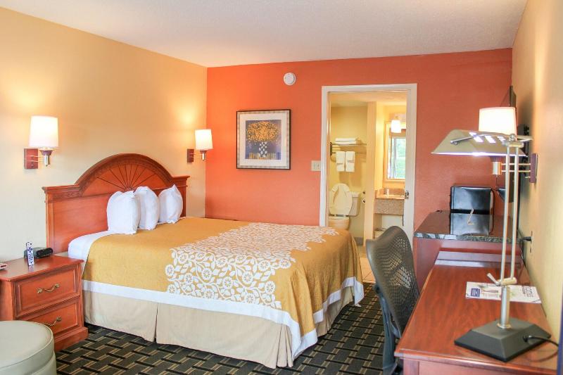 Rose Garden Inn Suites image